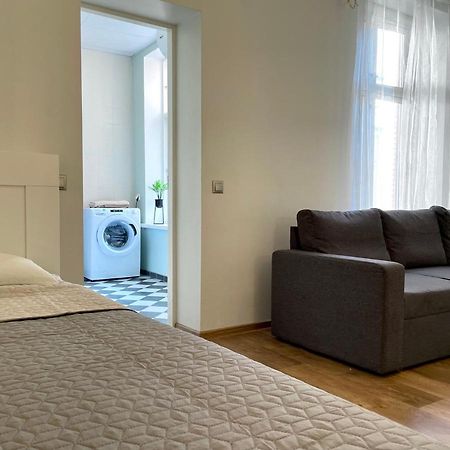 Spacious Holiday Apartment With Wifi And Parking Pärnu Eksteriør billede