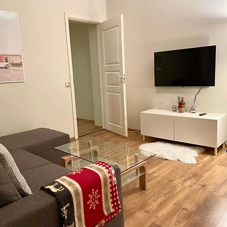 Spacious Holiday Apartment With Wifi And Parking Pärnu Eksteriør billede