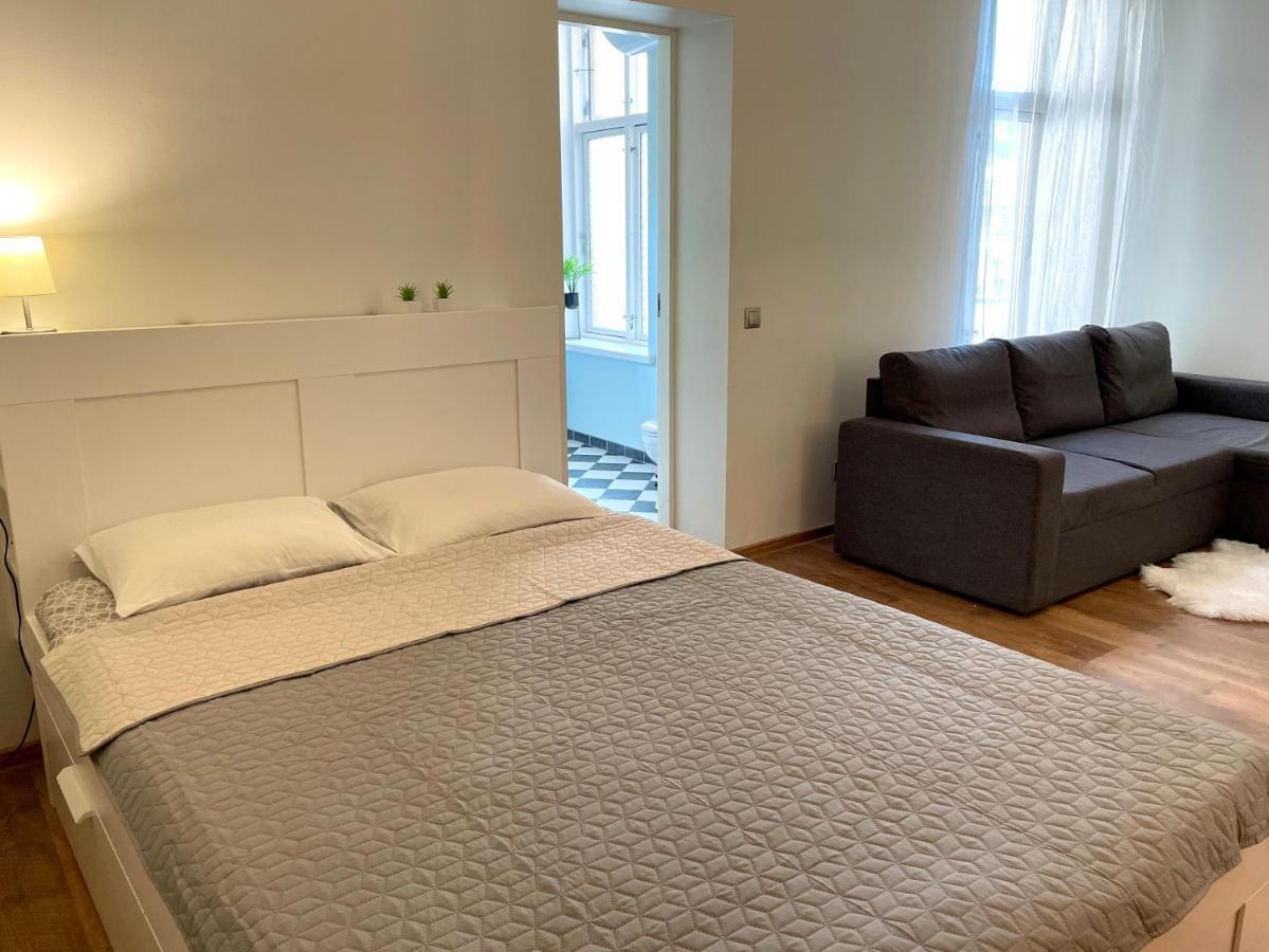 Spacious Holiday Apartment With Wifi And Parking Pärnu Eksteriør billede