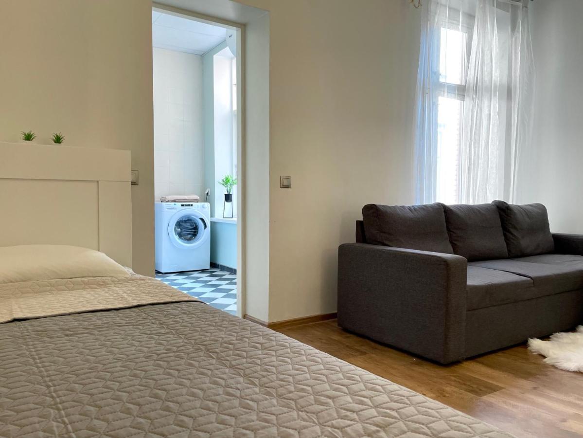 Spacious Holiday Apartment With Wifi And Parking Pärnu Eksteriør billede