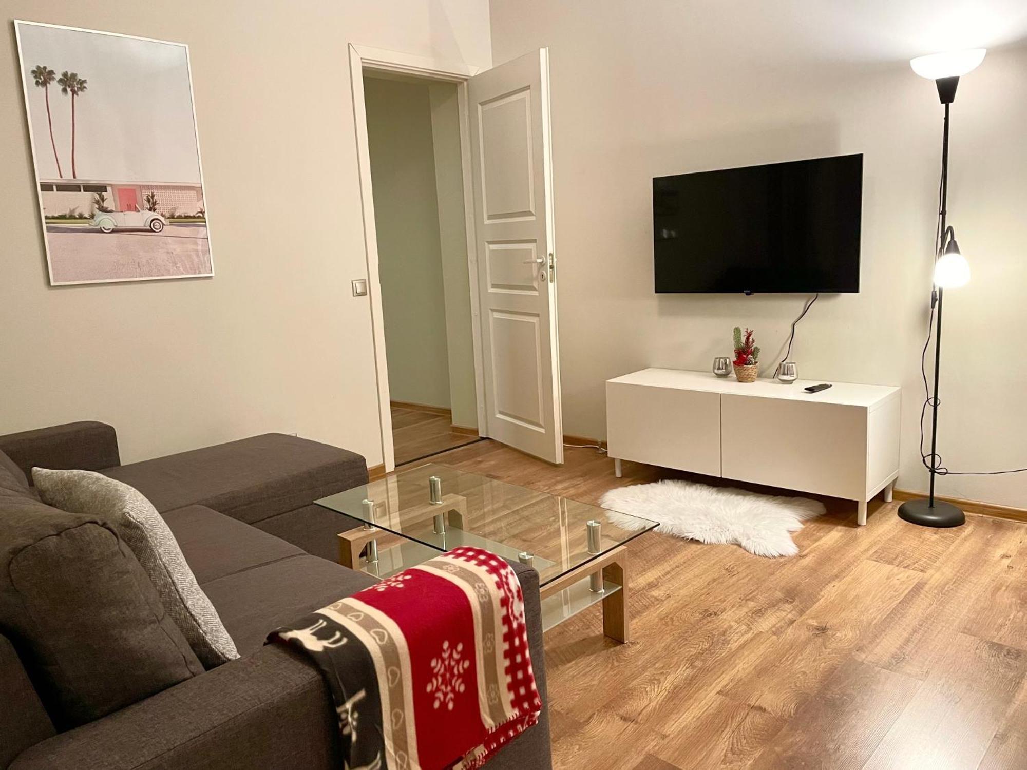Spacious Holiday Apartment With Wifi And Parking Pärnu Eksteriør billede